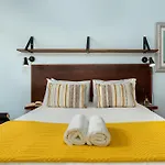 Wolroy House Apartments